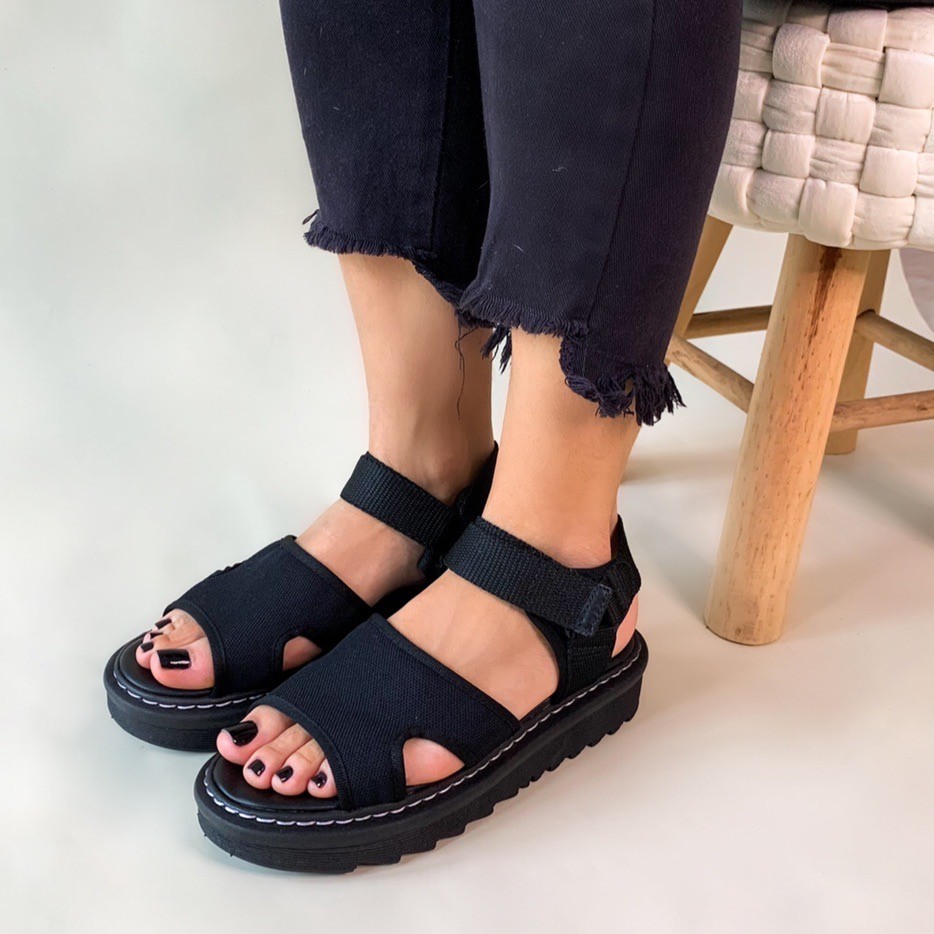 SANDÁLIA QUIZ COM 1 TIRA E VELCRO PRETA FEMININA