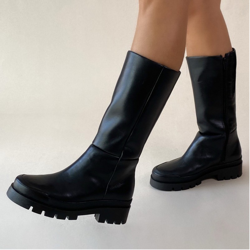 BOTA PELE NATURAL TRATORADA PRETA FEMININA