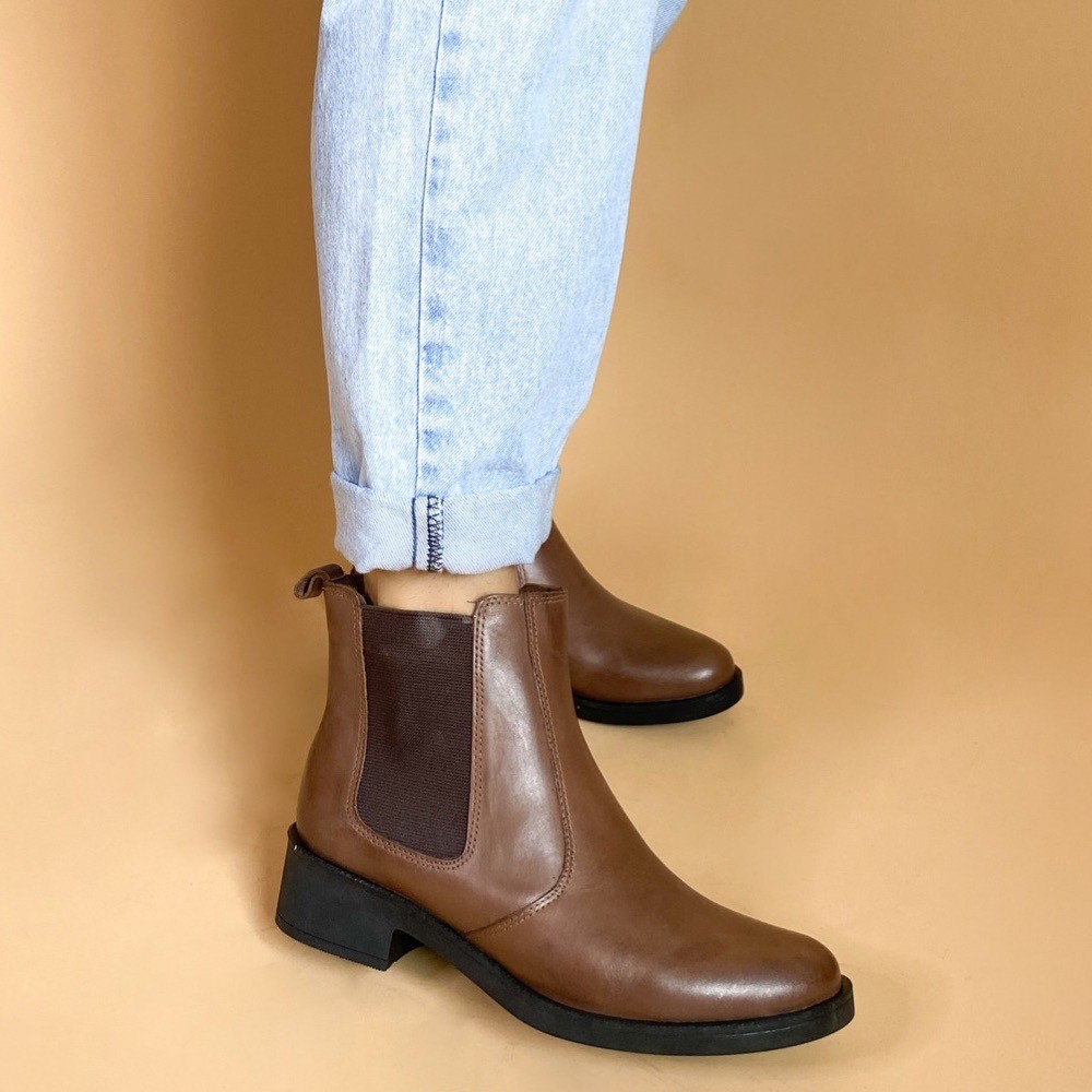 Bota via paula básica castanho feminina :: Amil Calçados