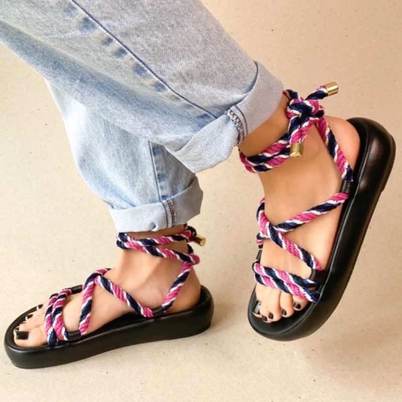 SANDÁLIA FLATFORM ZABUMBA ROLOTÊ PRETA COM ROSA FEMININA