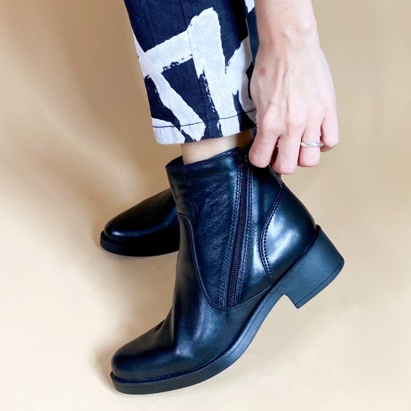 BOTA RASTEIRA VIA PAULA DOIS ZíPERES PRETA FEMININA