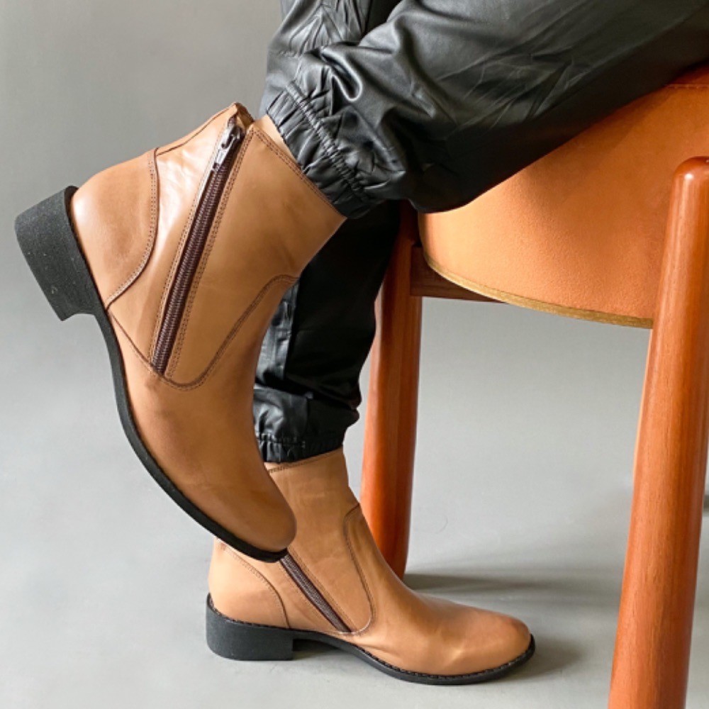 BOTA VIA PAULA DOIS ZíPERS AVELÃ FEMININA