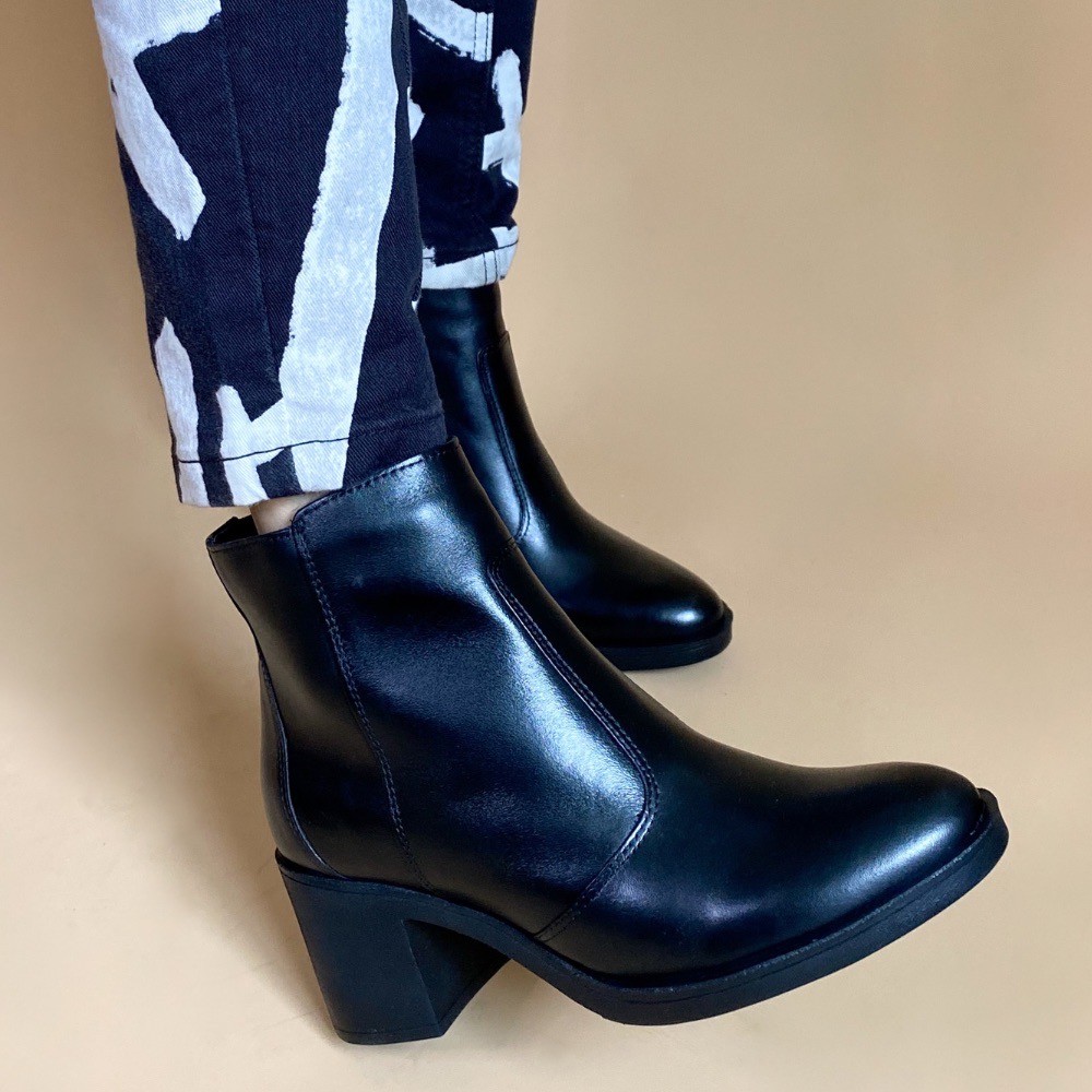 Bota via paula basica preta feminina :: Amil Calçados