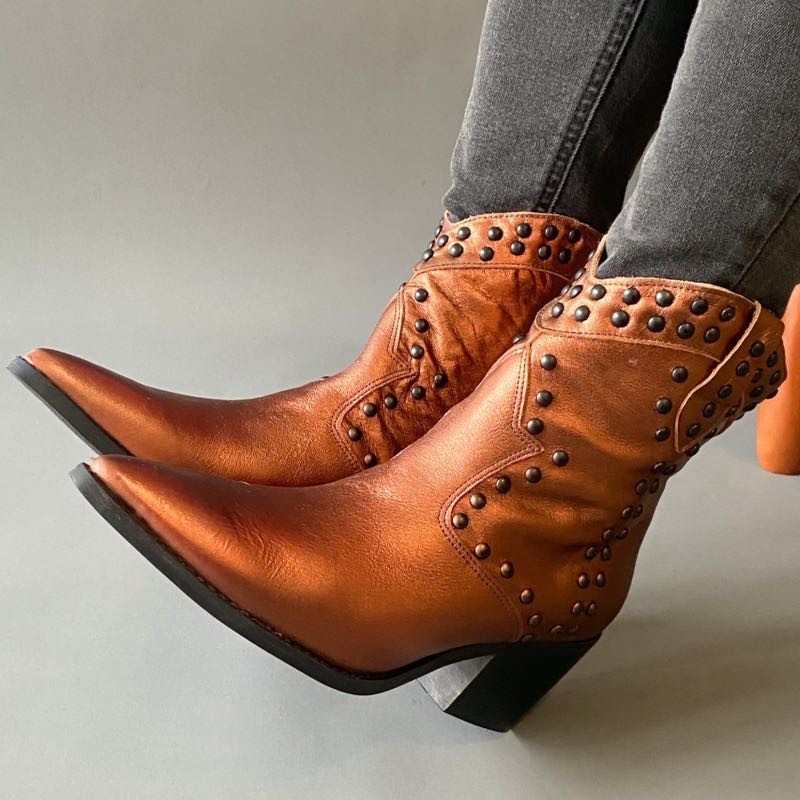 BOTA WESTERN VIA PAULA TACHAS COBRE FEMININA