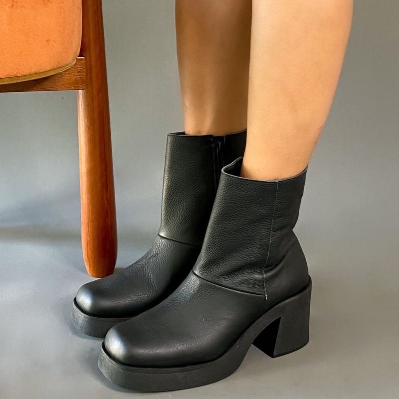 BOTA AYE-AYE QUADRADA PRETA FEMININA