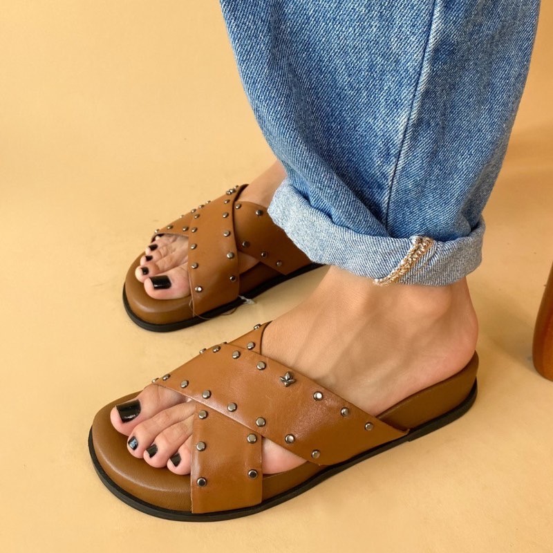 SANDÁLIA CRAVO E CANELA BIRKEN HOTFIX CASTANHO FEMININA