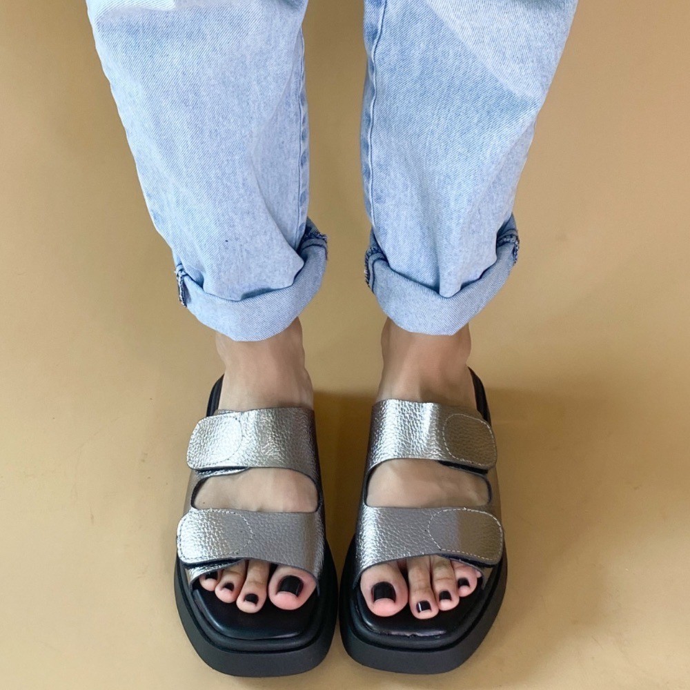 SANDÁLIA FLATFORM ZIMBAUÊ 2 TIRAS PRATA VELHO FEMININA