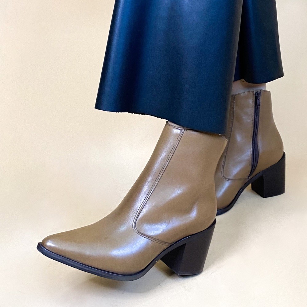 BOTA VIA PAULA BÁSICA CASTANHA FEMININA