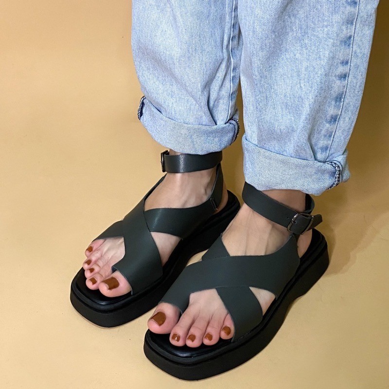 SANDÁLIA FLATFORM ZIMBAUÊ CRUZADA VERDE FEMININA