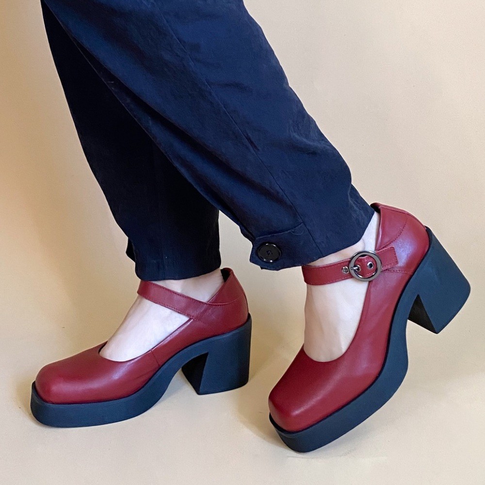 Sapato aye-aye plataforma boneca vermelho feminino :: Amil Calçados