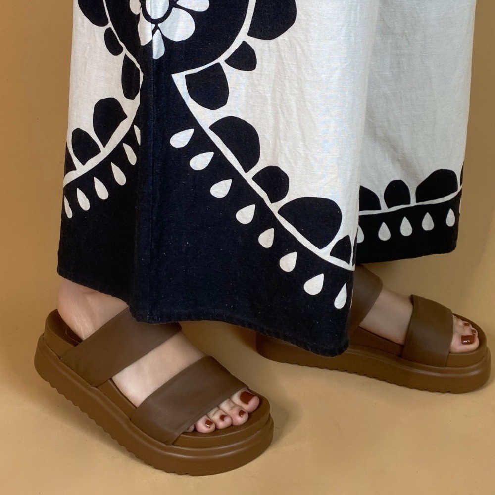 SANDÁLIA FLATFORM AYE-AYE DUAS TIRAS CARAMELO FEMININA