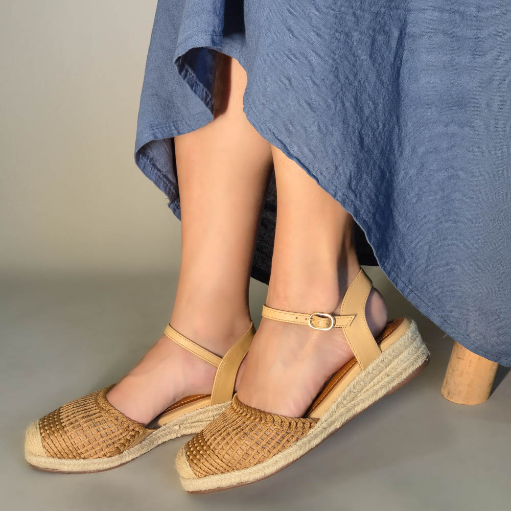 Sandália espadrille valentina renda caramelo feminina :: Amil Calçados