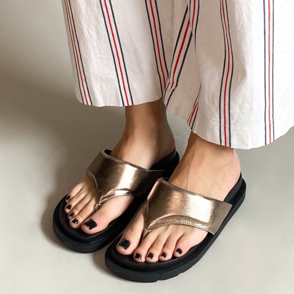 SANDÁLIA RASTEIRA AYE-AYE BIRKEN DEDO PRATA VELHO FEMININA