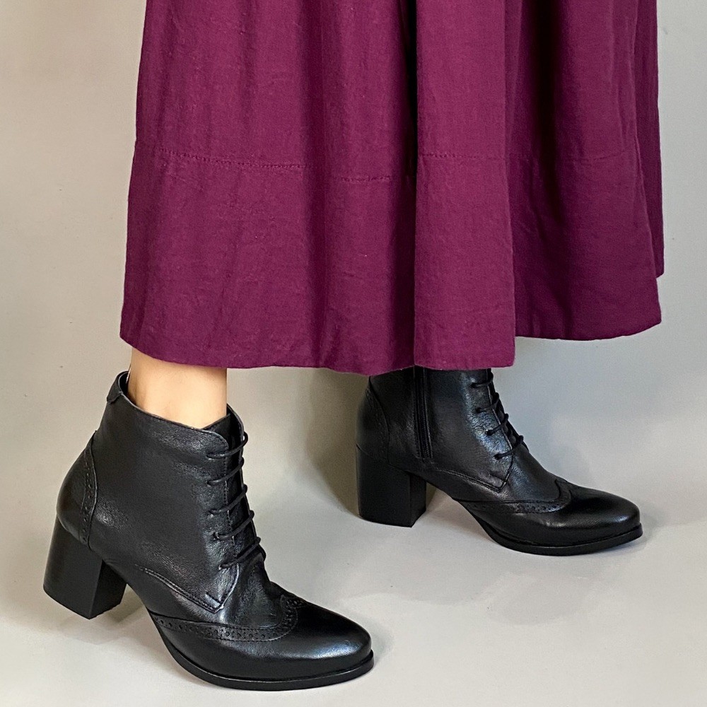 BOTA MOSCARDINI OXFORD PRETA FEMININA