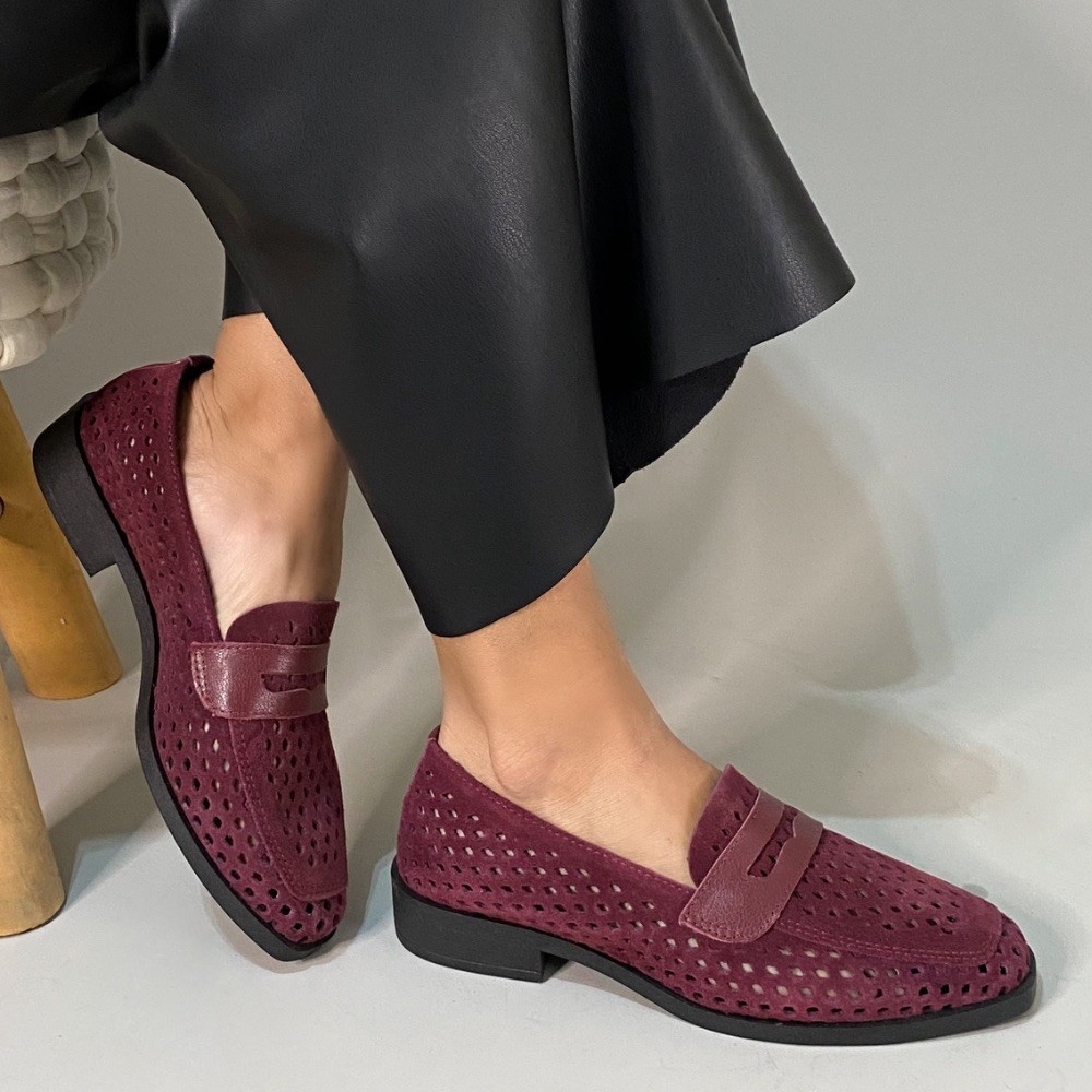 MOCASSIM CAMILA FERRAZ PERFURADO VINHO FEMININO