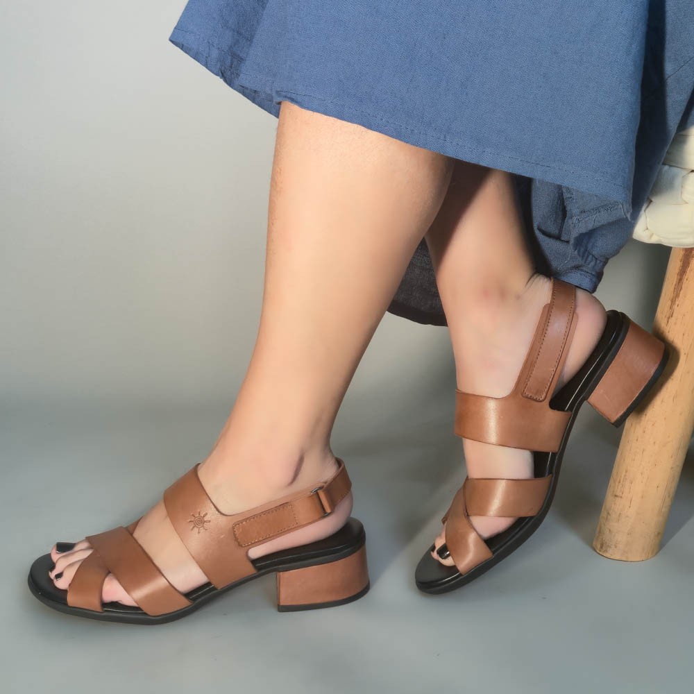 Sandália aye-aye cruzada velcro whisky feminina :: Amil Calçados