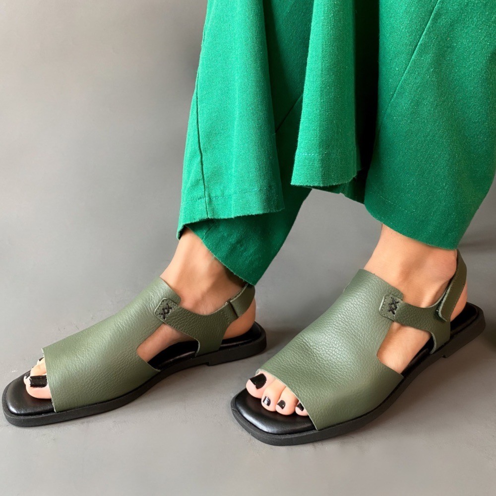 SANDÁLIA RASTEIRA AYE-AYE FECHADONA VERDE FEMININA