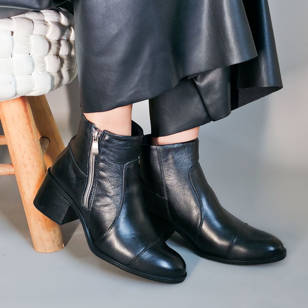 BOTA FREE LINE ZIPER PRETA FEMININA
